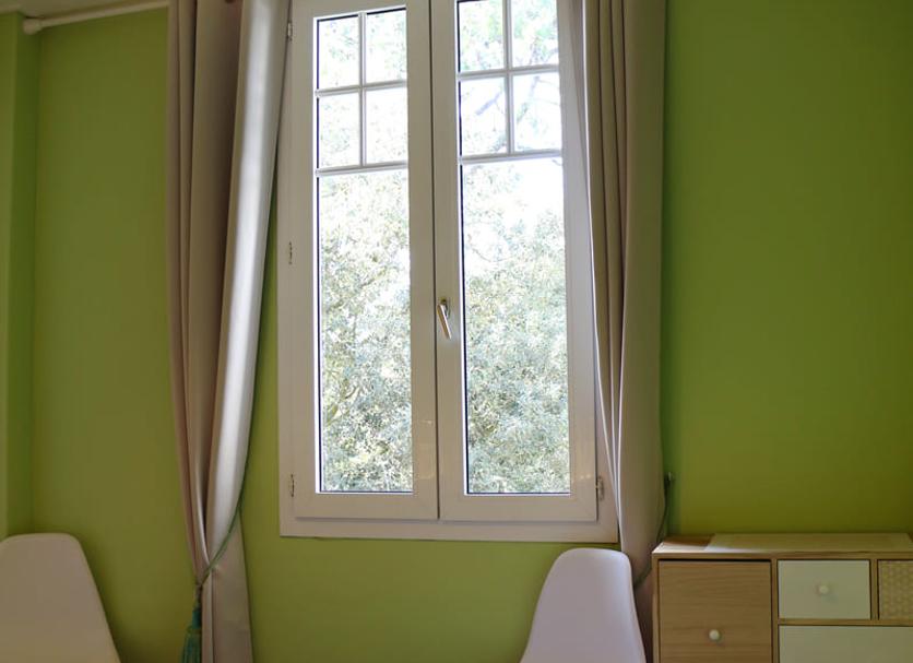 Comodidade do quarto Foto